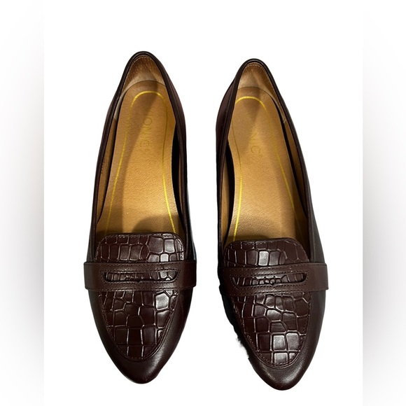 Vionic Savanna Loafer Brown Leather Size 7 - Picture 1 of 9